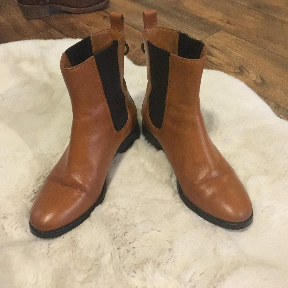 Cole Haan Nike Air Evan Short Pull On Waterproof Boots